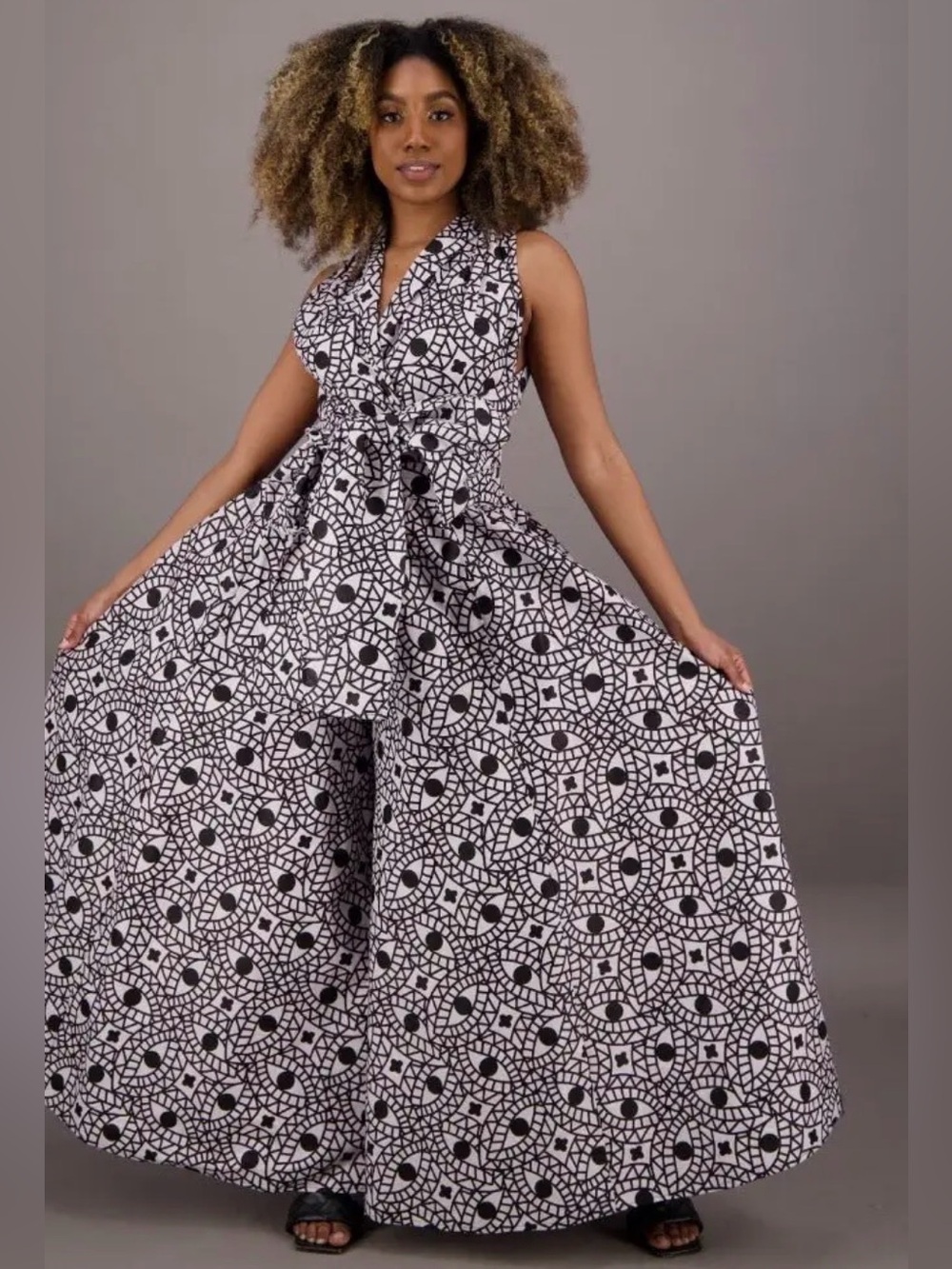0262.  💚Black and White Geometric Wide-Leg Infinity Jumpsuit